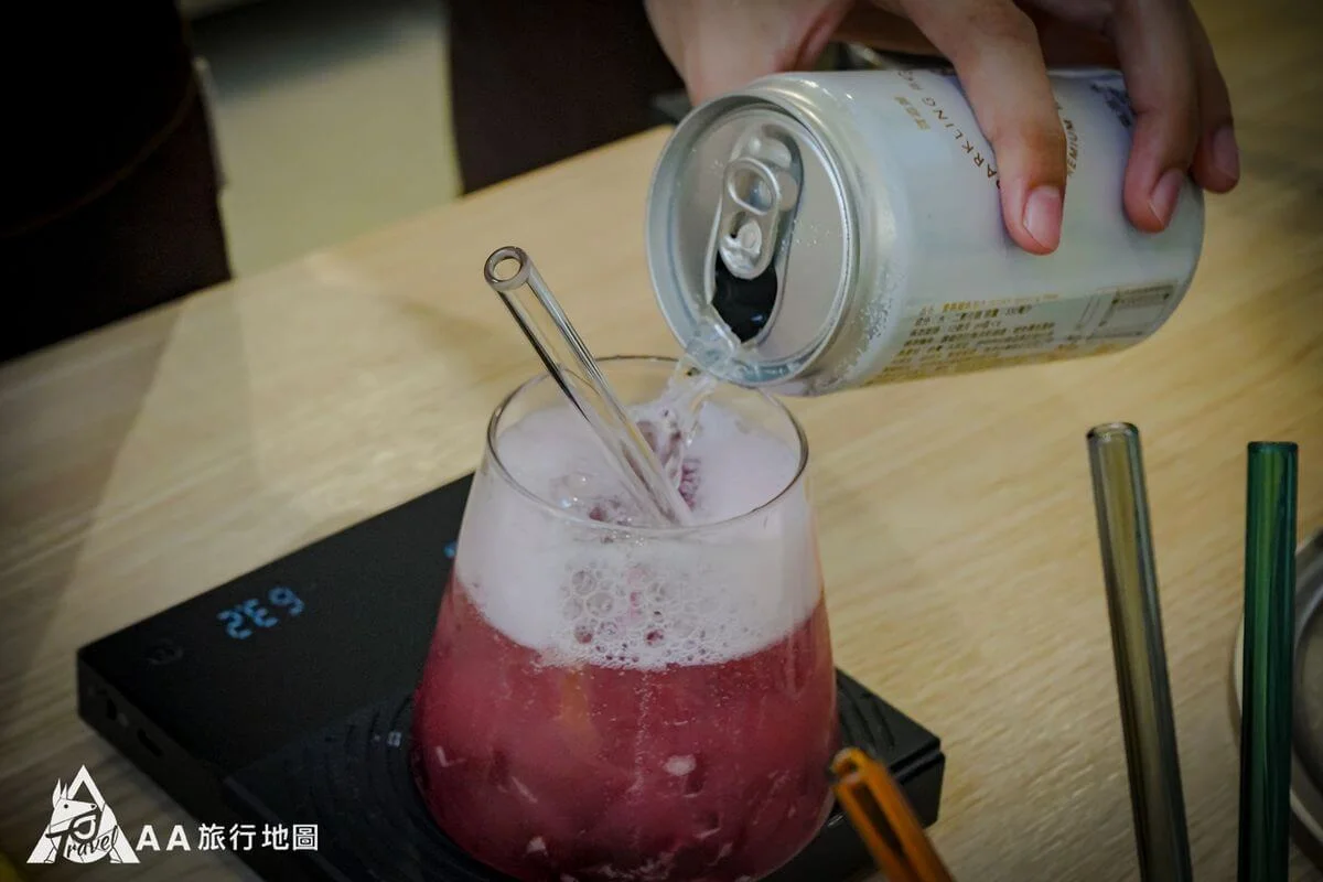 椰風浪鼓洛神花荔枝氣泡飲