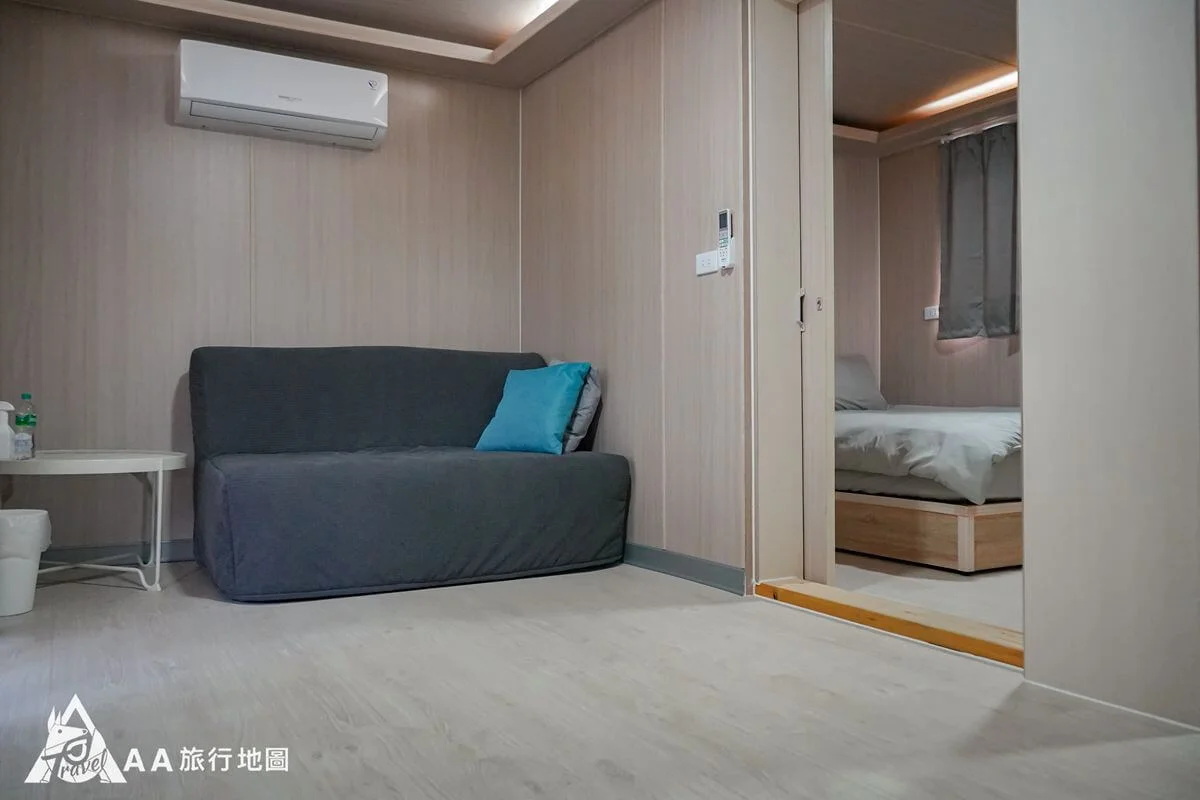 椰風浪鼓四人房小客廳