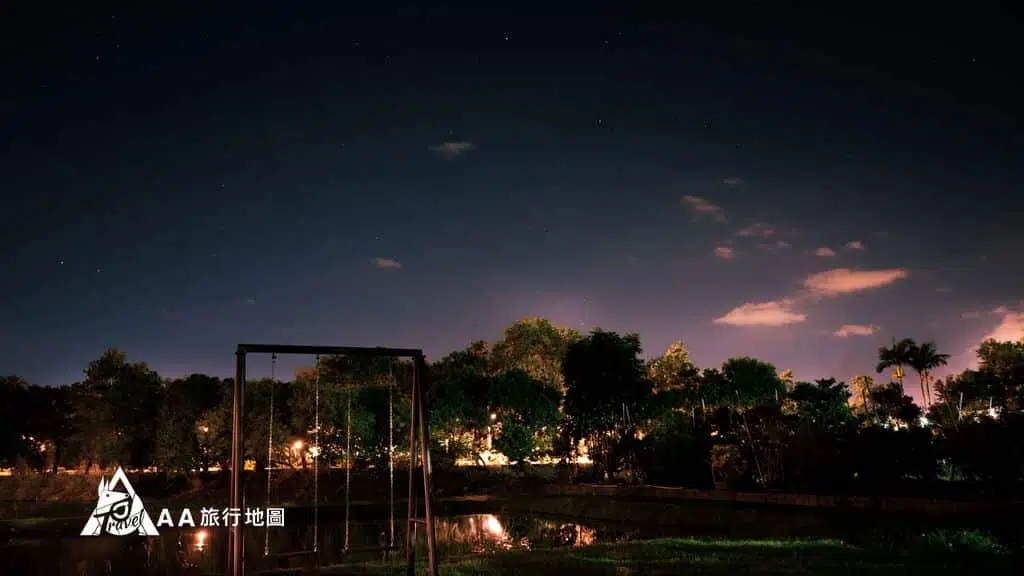 少冰半糖晚上的小湖