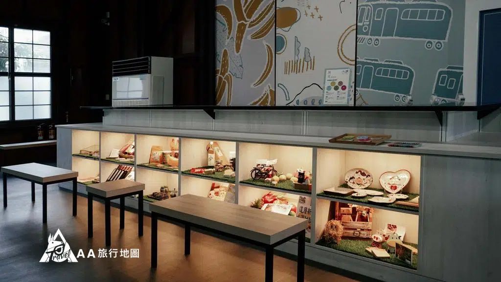 集集車站車站旁邊最近有個展場可以來吹冷氣休息一下